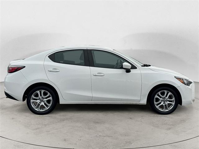 2017 Frost Toyota Yaris iA