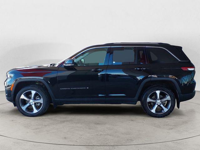 used 2024 Jeep Grand Cherokee car, priced at $38,988