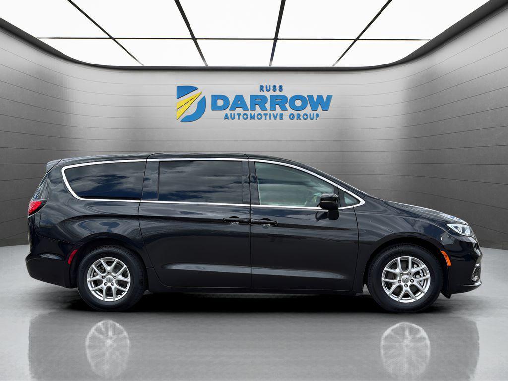 used 2023 Chrysler Pacifica car, priced at $25,494