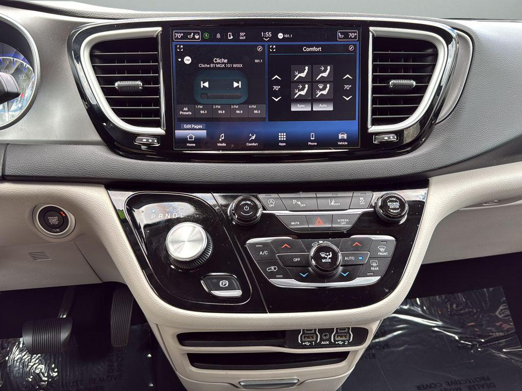 used 2023 Chrysler Pacifica car, priced at $25,494