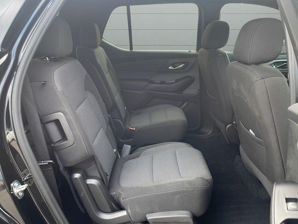 used 2023 Chevrolet Traverse car, priced at $29,498