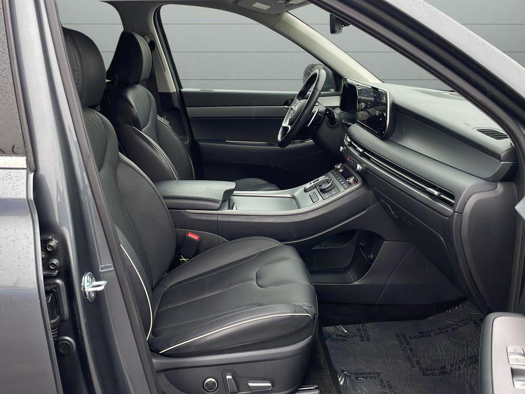 used 2025 Hyundai Palisade car, priced at $34,199
