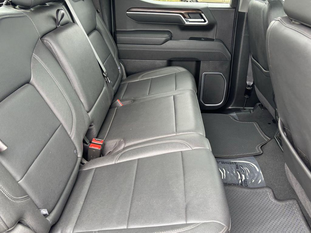 used 2025 GMC Sierra 1500 car, priced at $39,995