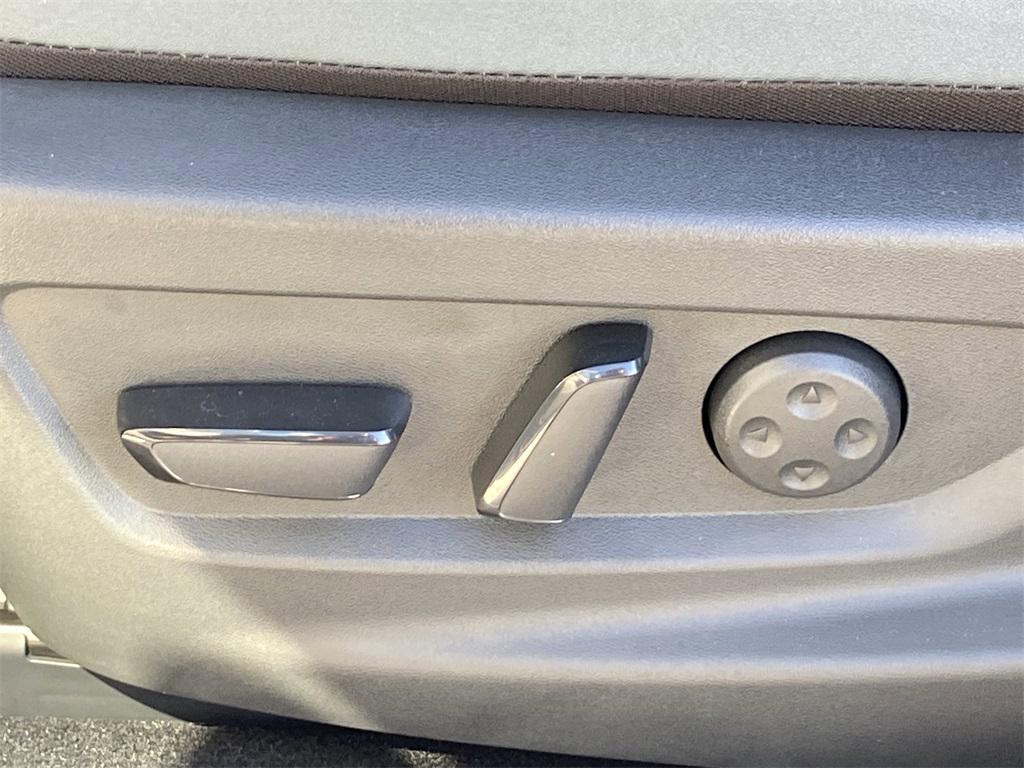 new 2026 Nissan Leaf car, priced at $40,267