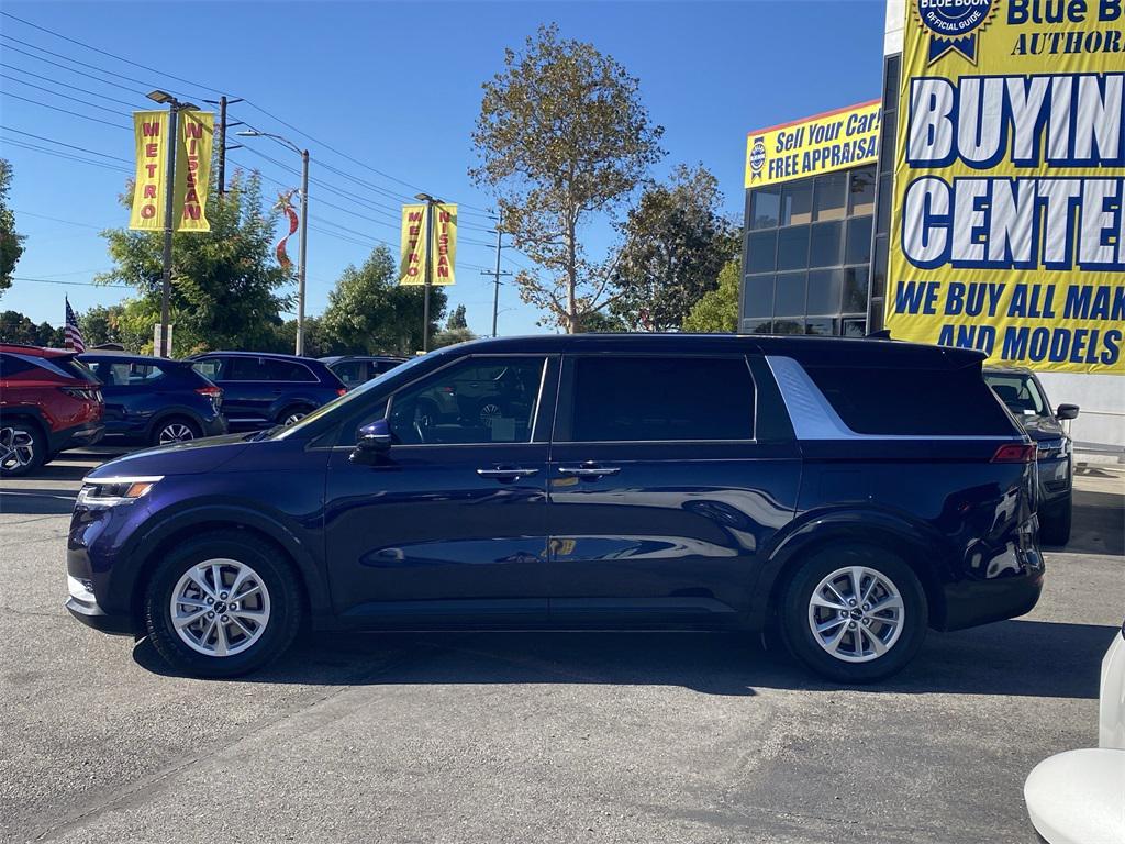 used 2024 Kia Carnival car, priced at $26,995