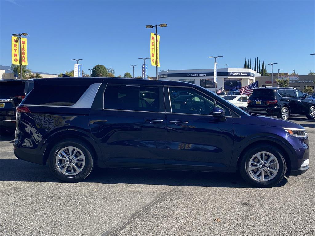 used 2024 Kia Carnival car, priced at $26,995