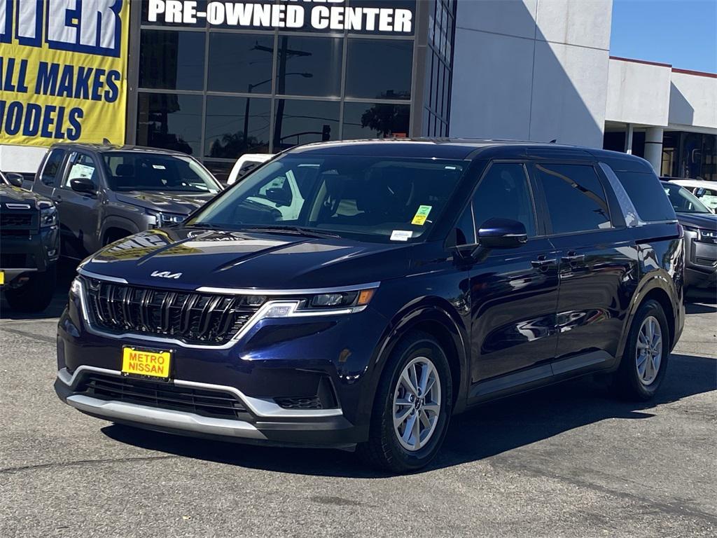 used 2024 Kia Carnival car, priced at $26,995