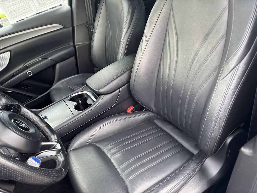 used 2024 Maserati Grecale car, priced at $25,988