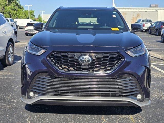 used 2021 Toyota Highlander car, priced at $31,395