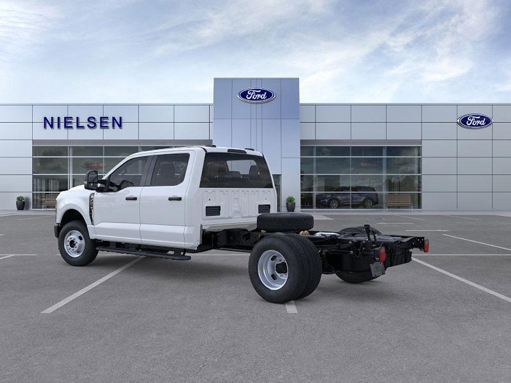 new 2025 Ford F-350 car, priced at $62,940