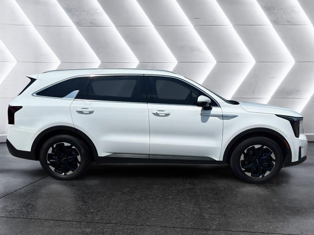 used 2025 Kia Sorento car, priced at $31,988