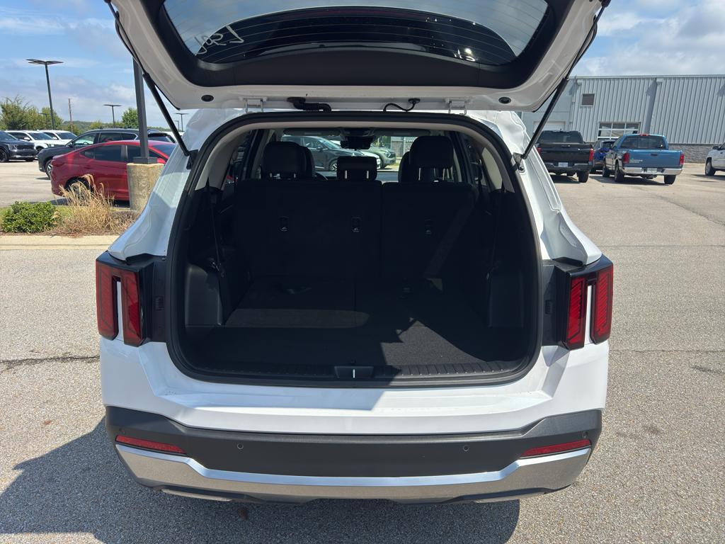 used 2025 Kia Sorento car, priced at $31,988