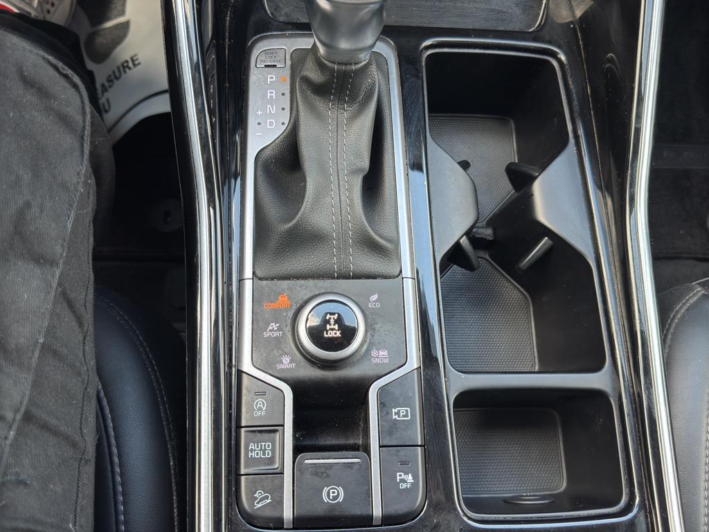 used 2023 Kia Sorento car, priced at $30,888