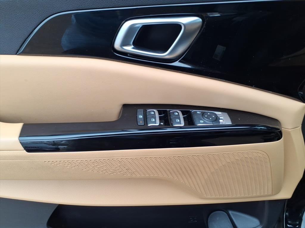 used 2022 Kia Carnival car, priced at $24,900