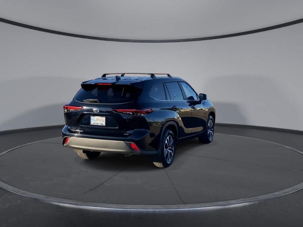 used 2024 Toyota Highlander car, priced at $39,581