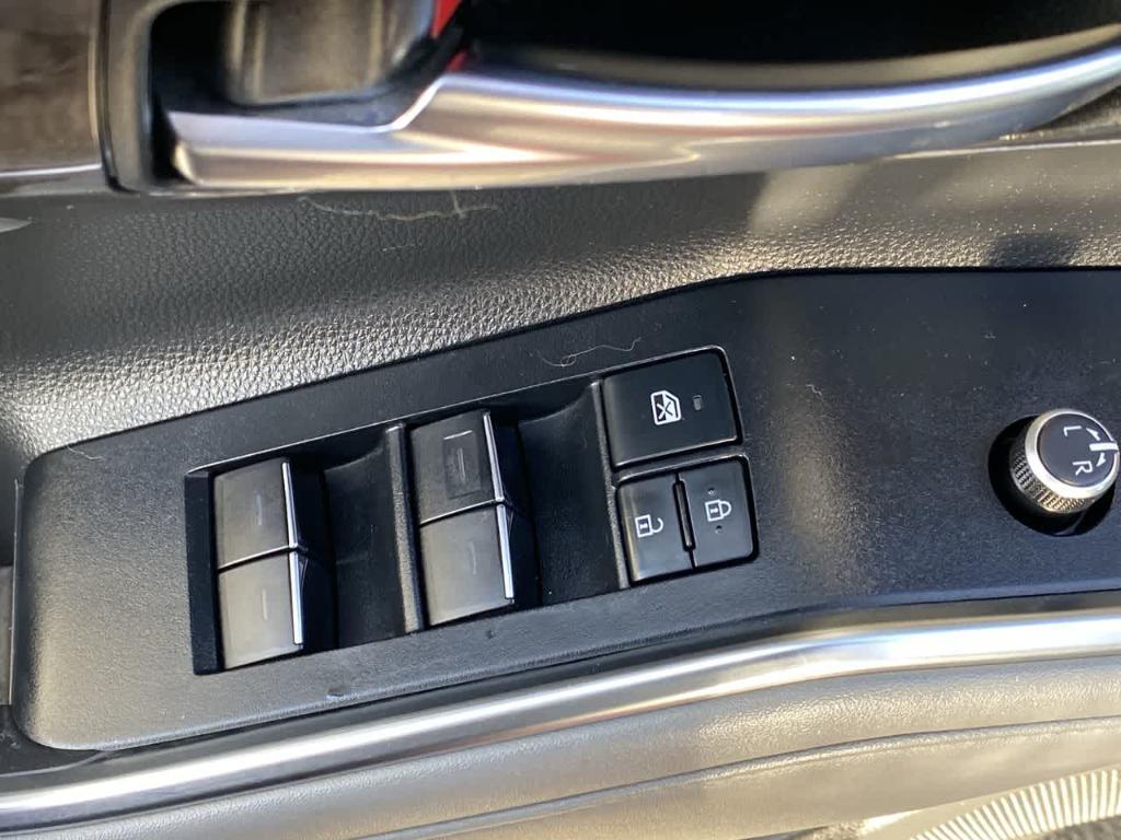 used 2020 Toyota Highlander Hybrid car, priced at $35,623