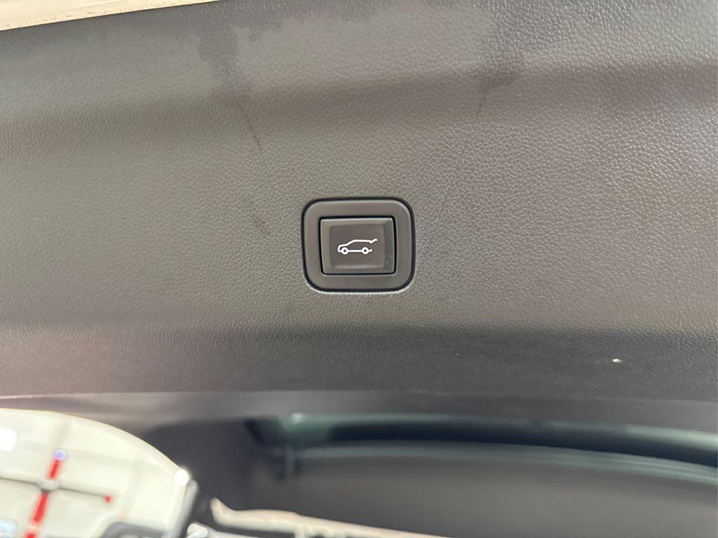 used 2023 GMC Yukon car, priced at $69,990