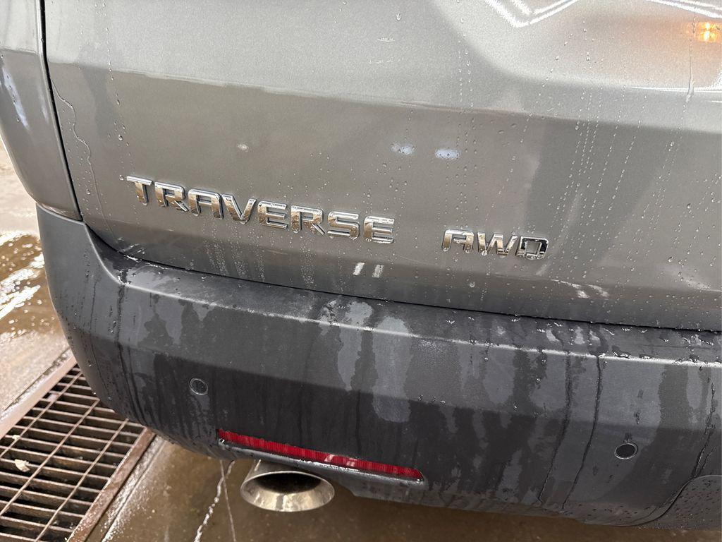 used 2023 Chevrolet Traverse car, priced at $30,413