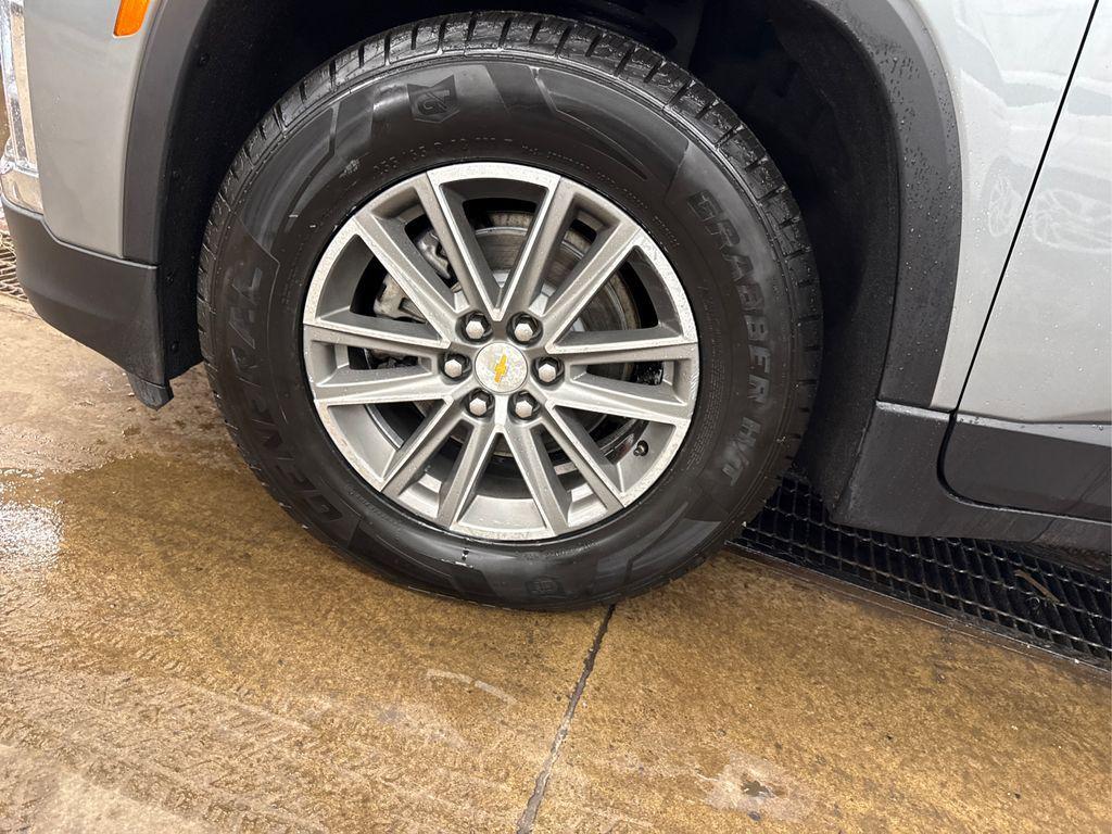 used 2023 Chevrolet Traverse car, priced at $30,413