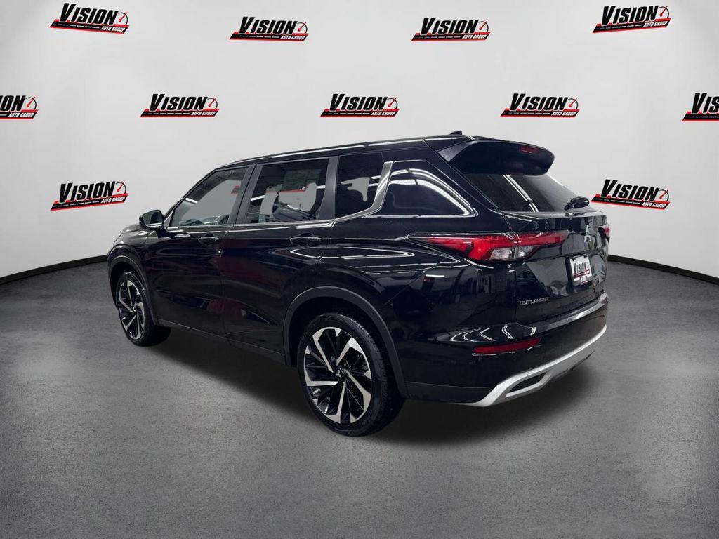 used 2024 Mitsubishi Outlander car, priced at $21,714