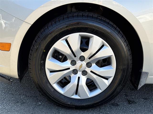 used 2013 Chevrolet Cruze car, priced at $4,250
