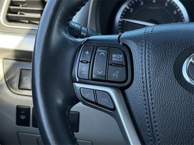used 2019 Toyota Highlander car, priced at $23,500