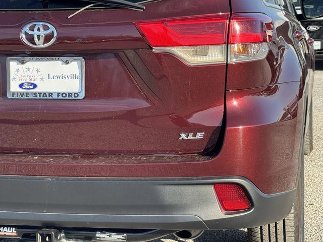 used 2019 Toyota Highlander car, priced at $23,300