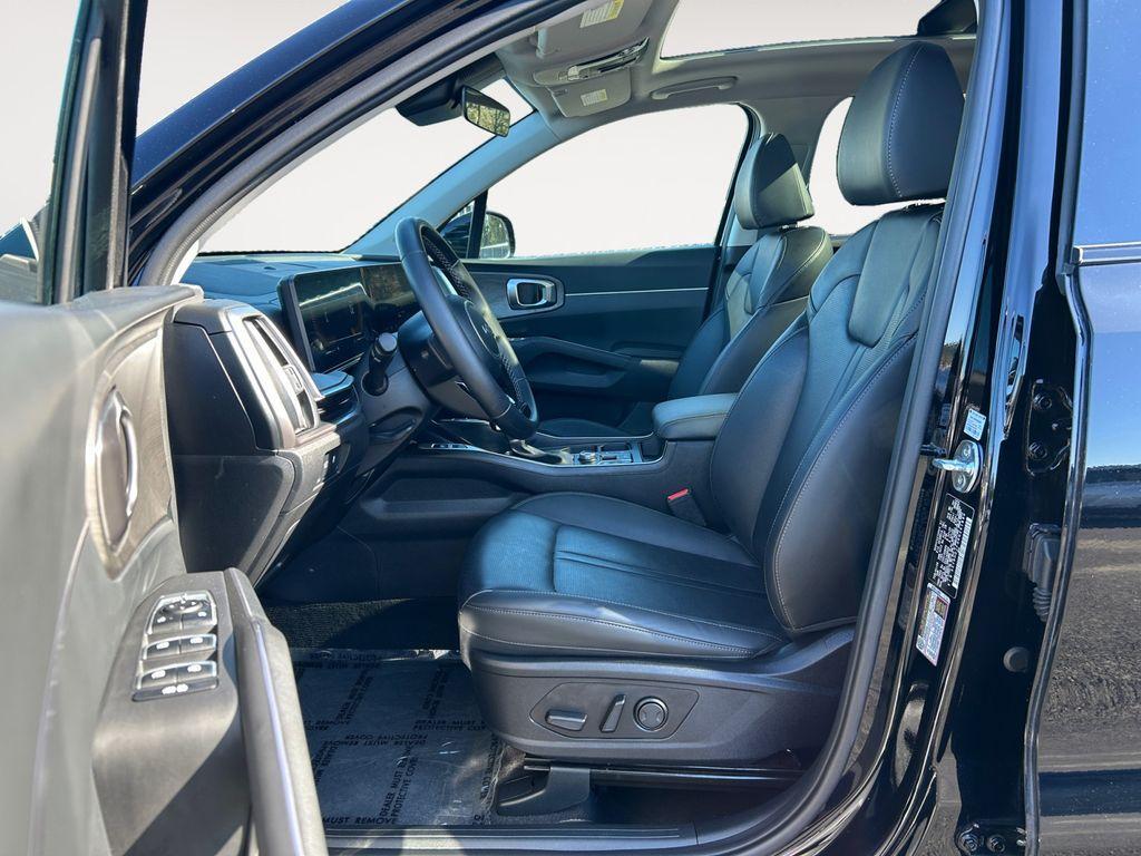 used 2024 Kia Sorento car, priced at $33,450
