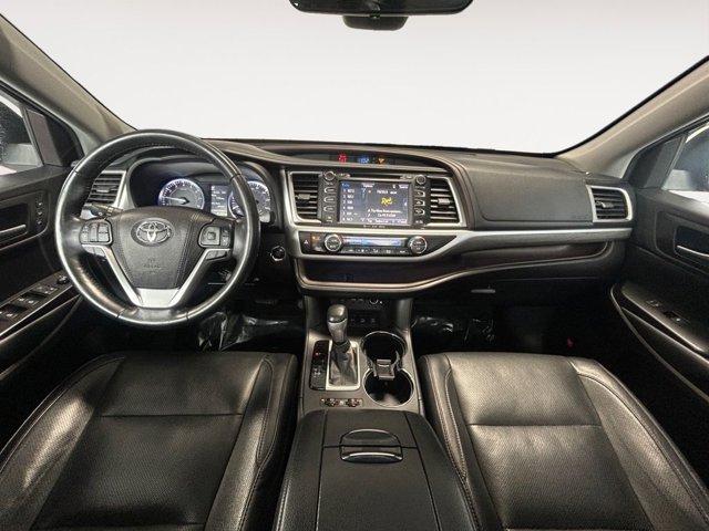 used 2019 Toyota Highlander car, priced at $27,860