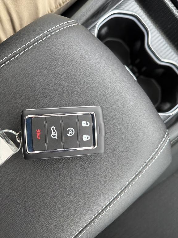 new 2026 Jeep Grand Cherokee L car, priced at $43,584