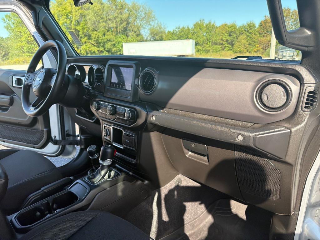 used 2023 Jeep Gladiator car, priced at $34,646