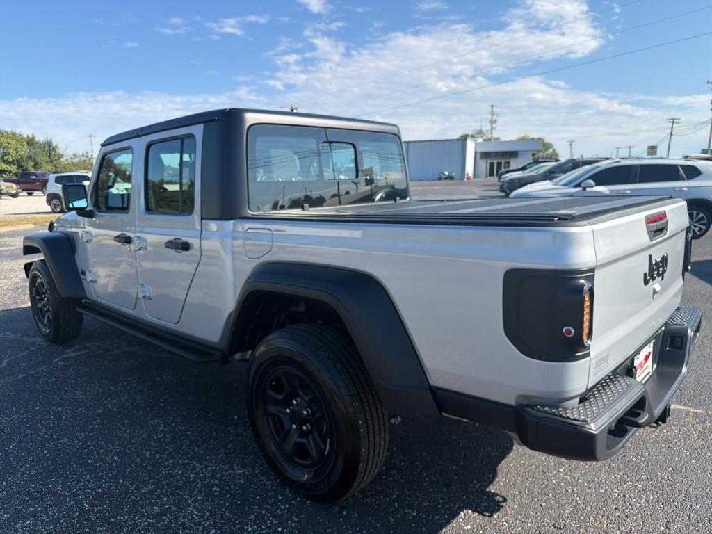 used 2023 Jeep Gladiator car, priced at $34,646