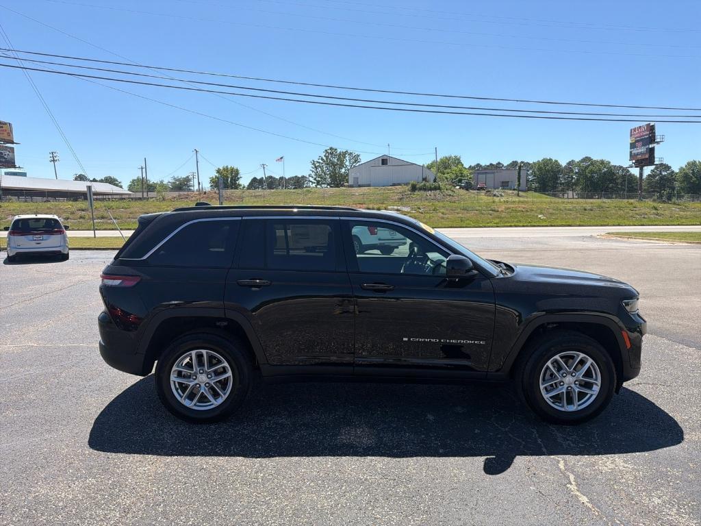 new 2026 Jeep Grand Cherokee car, priced at $43,002