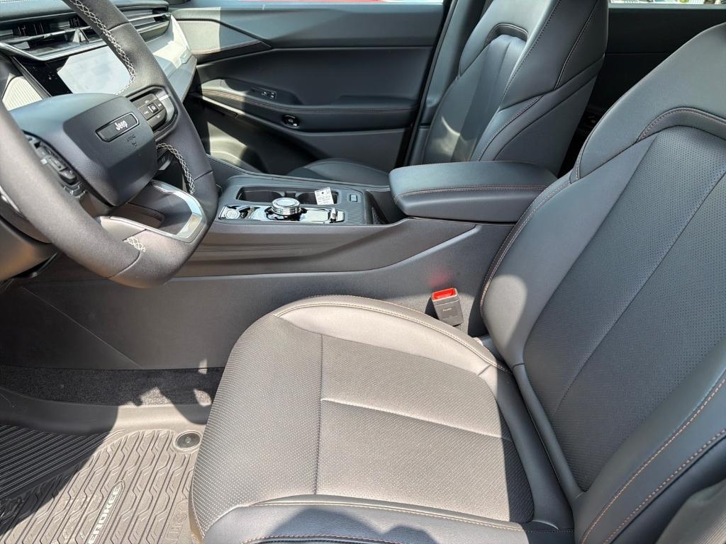 new 2026 Jeep Cherokee car, priced at $40,759