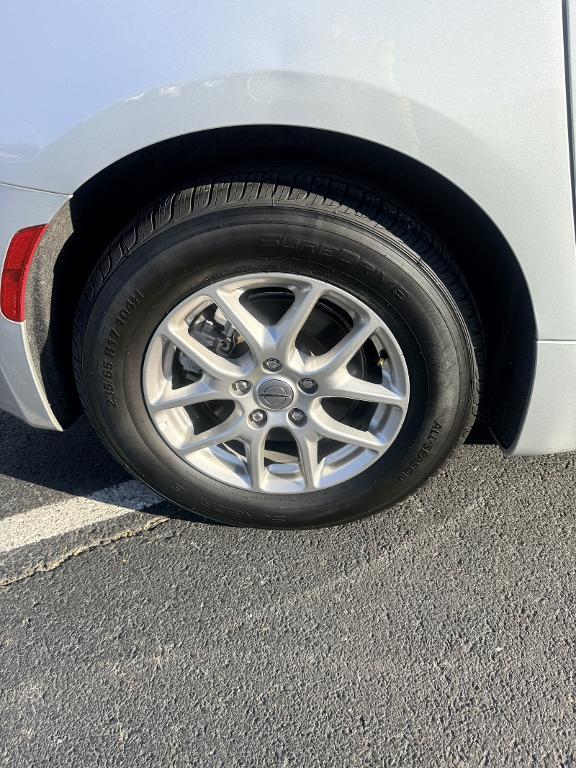 used 2024 Chrysler Pacifica car, priced at $27,188