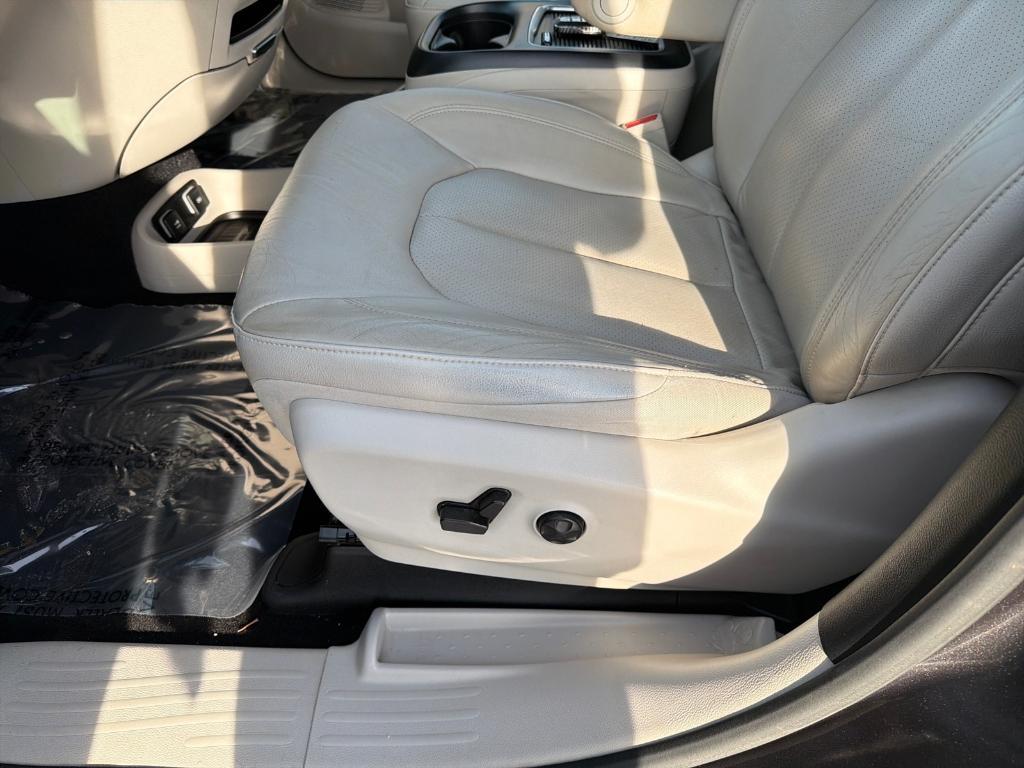 used 2021 Chrysler Pacifica car, priced at $24,800