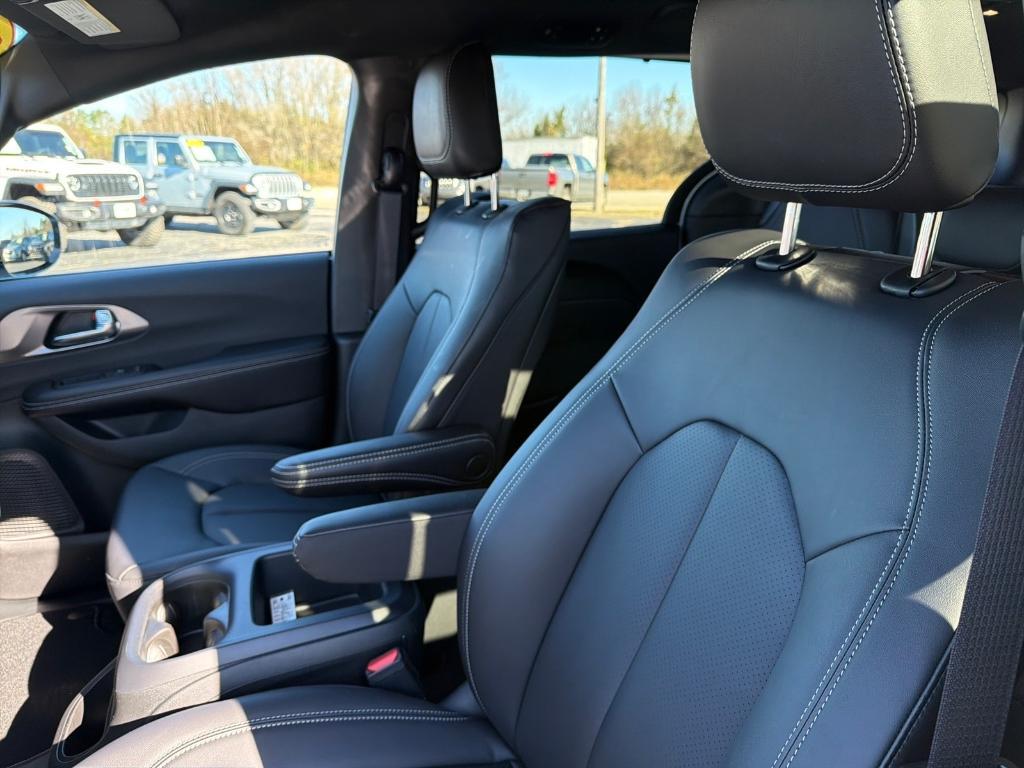 new 2026 Chrysler Pacifica car, priced at $47,583