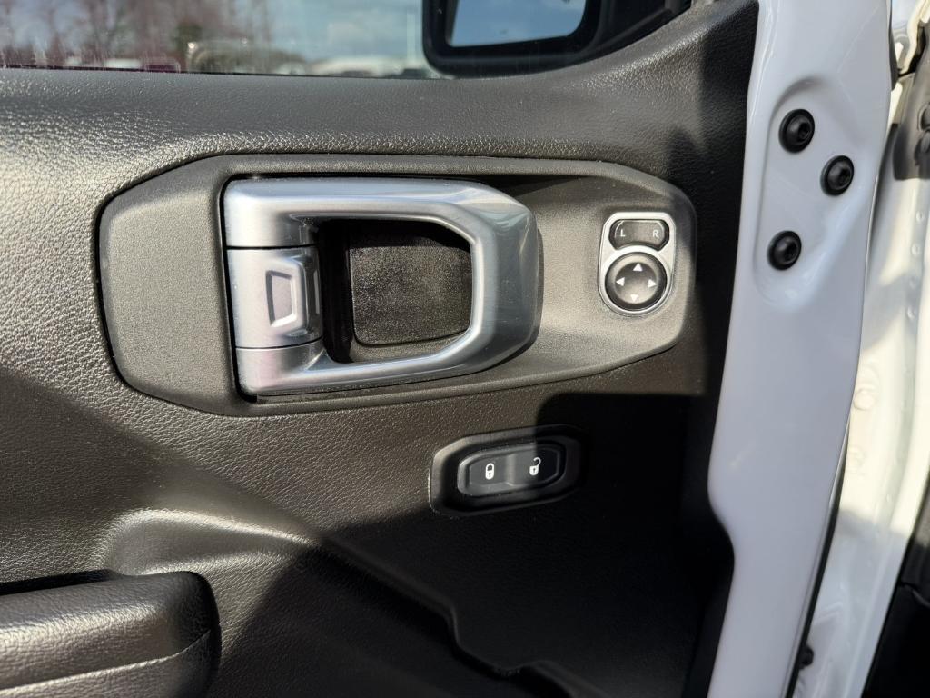 used 2024 Jeep Gladiator car, priced at $33,244