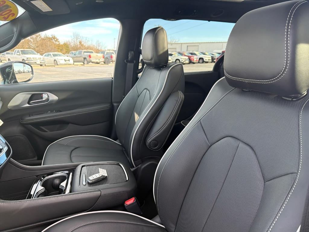 new 2026 Chrysler Pacifica car, priced at $52,043