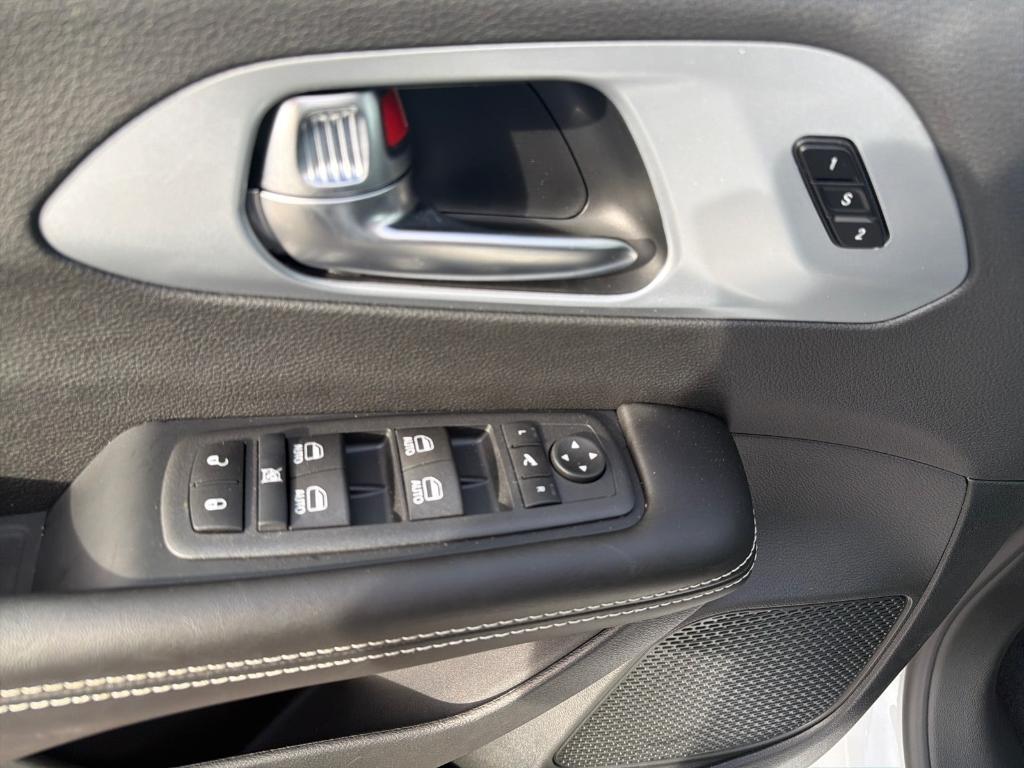 new 2026 Chrysler Pacifica car, priced at $52,043