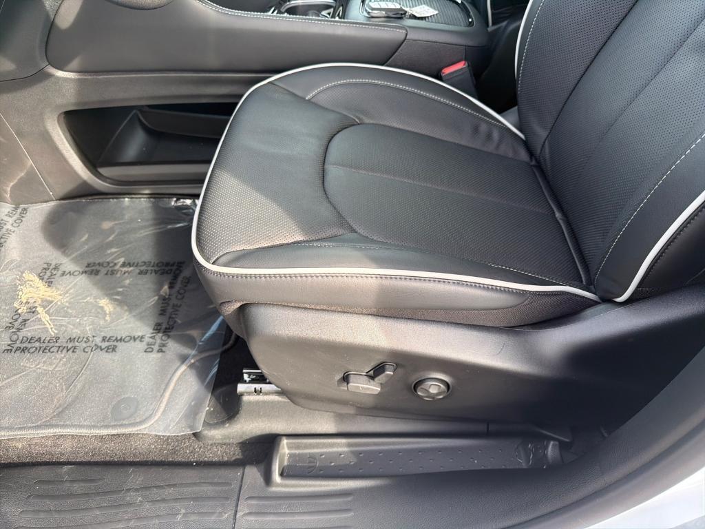 new 2026 Chrysler Pacifica car, priced at $52,043