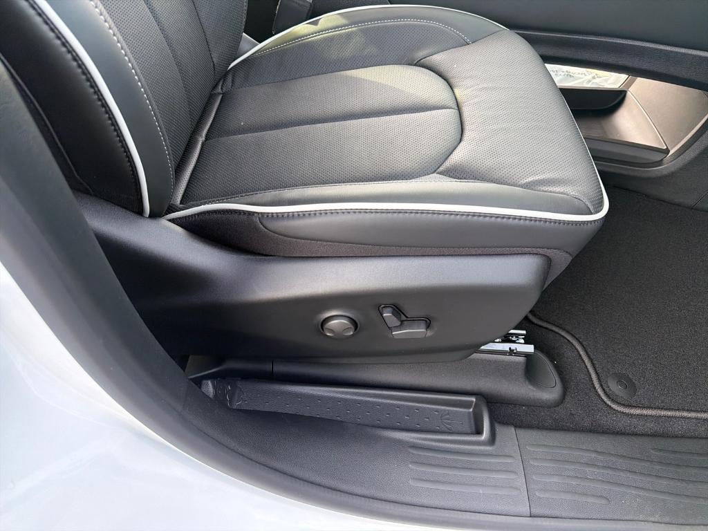new 2026 Chrysler Pacifica car, priced at $52,043