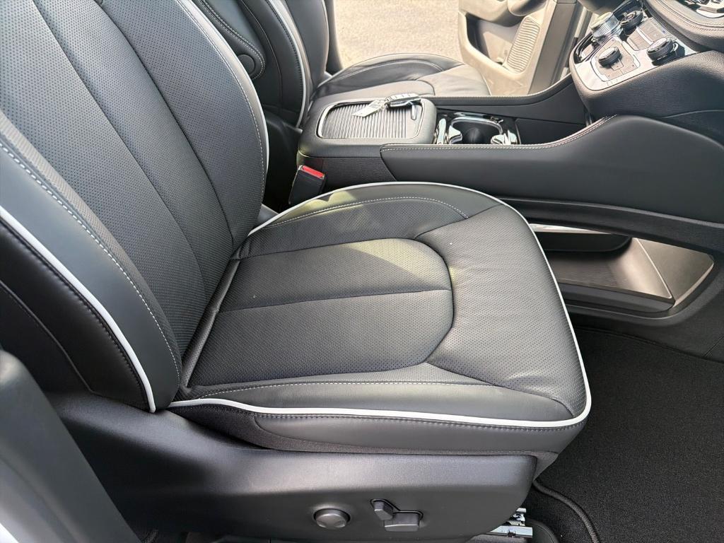 new 2026 Chrysler Pacifica car, priced at $52,043