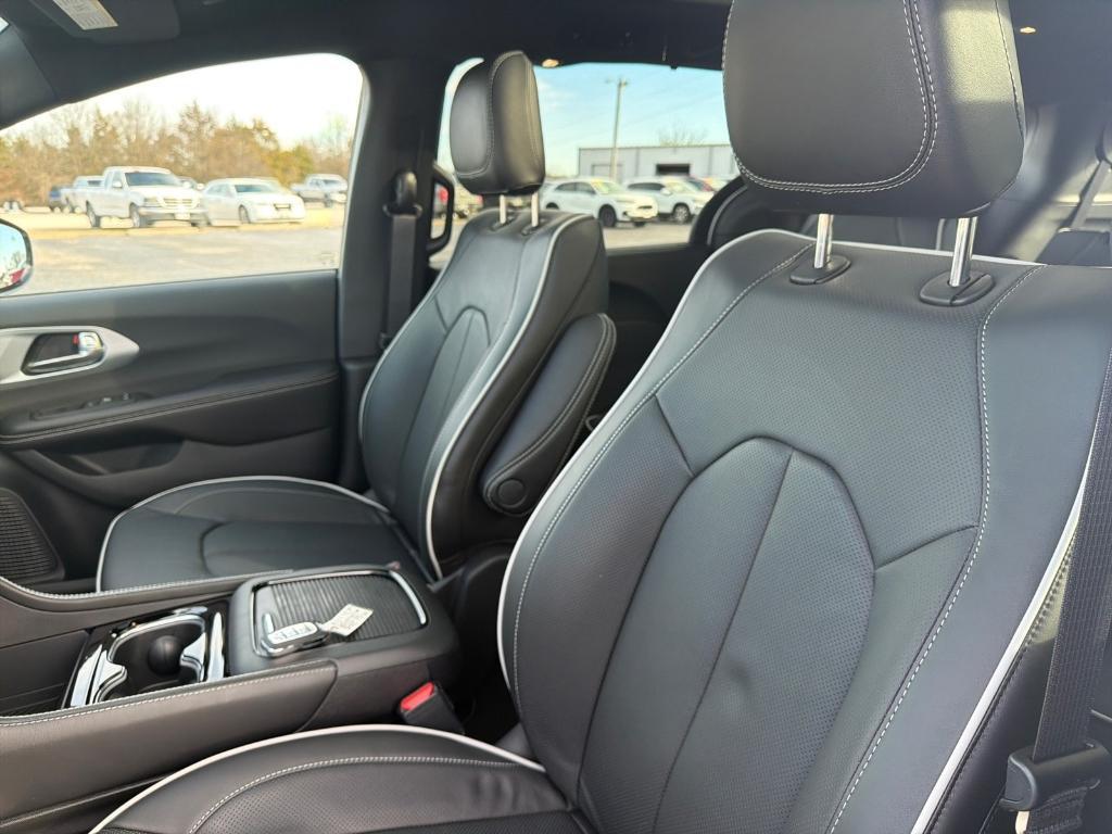 new 2026 Chrysler Pacifica car, priced at $52,043