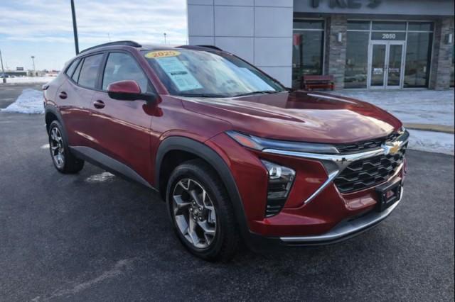 used 2025 Chevrolet Trax car, priced at $22,880