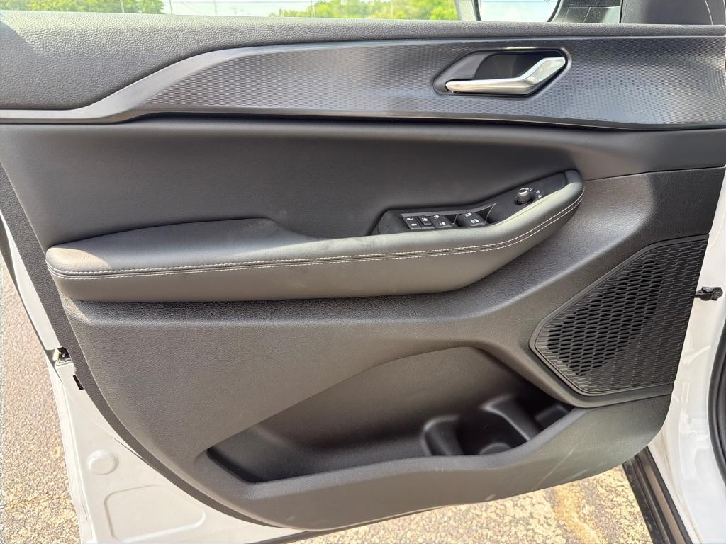 new 2026 Jeep Grand Cherokee car, priced at $41,204
