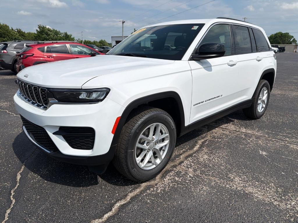 new 2026 Jeep Grand Cherokee car, priced at $41,204