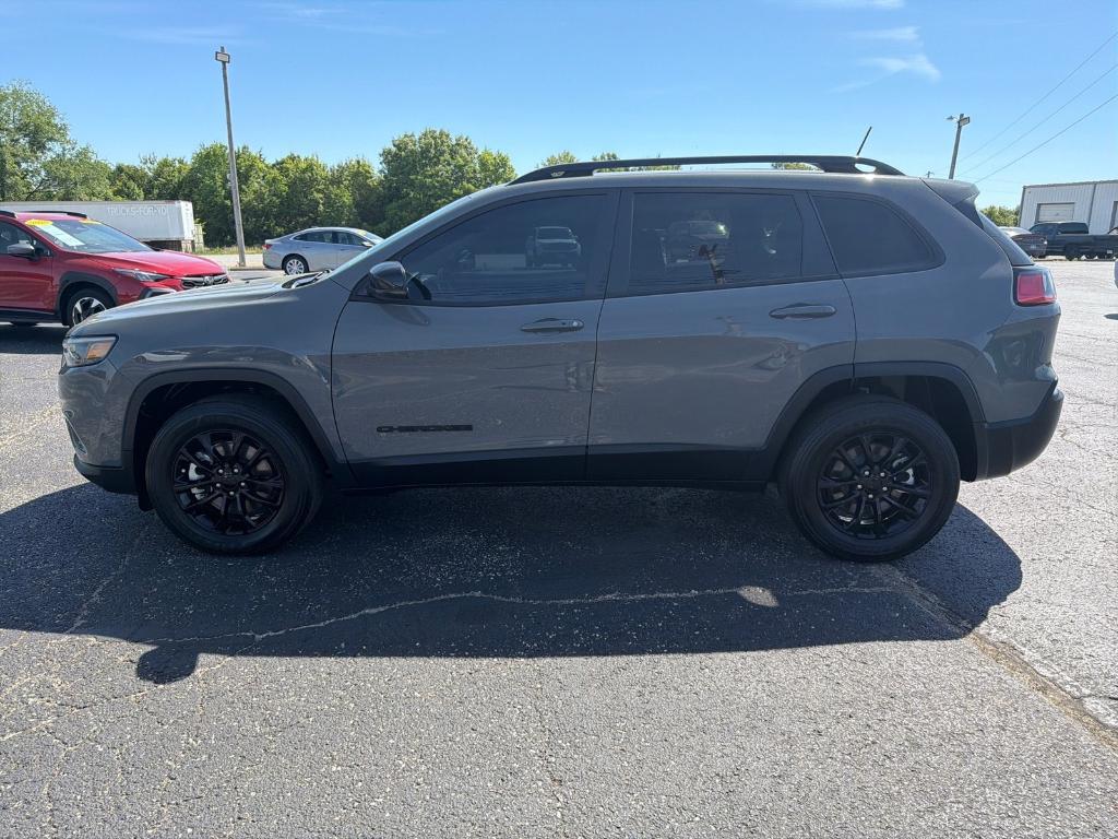 used 2023 Jeep Cherokee car, priced at $26,013