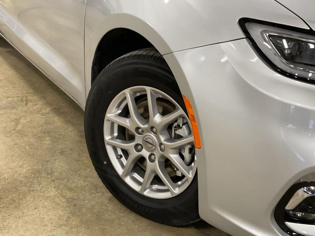 used 2024 Chrysler Pacifica car, priced at $25,797