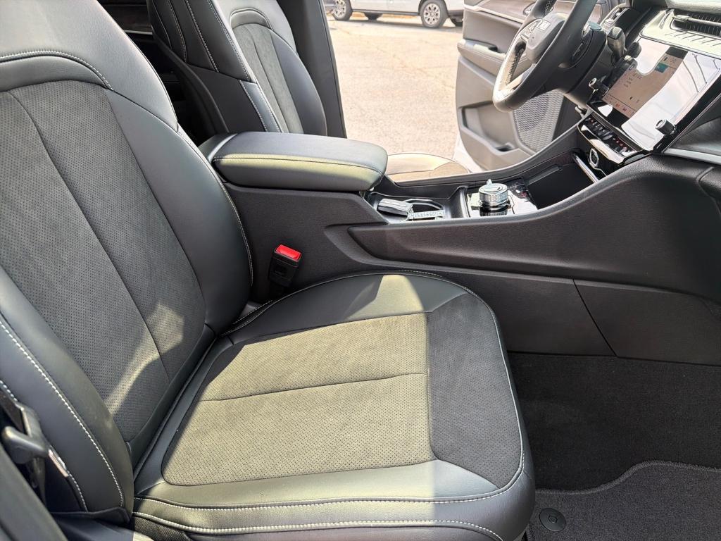 new 2026 Jeep Grand Cherokee L car, priced at $46,581